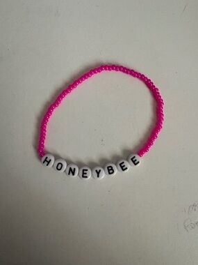 Olivia Rodrigo “honeybee” bracelet